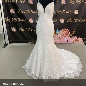 Lace wedding dress